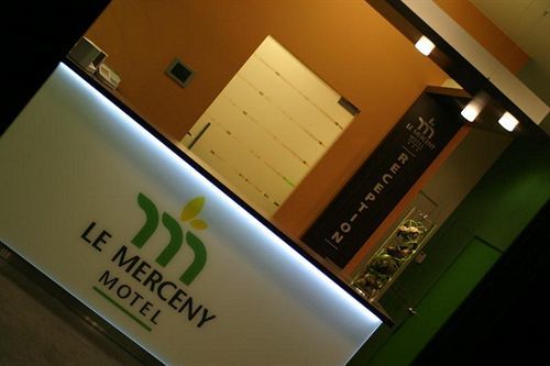 Le Merceny Motel Bastogne Dış mekan fotoğraf