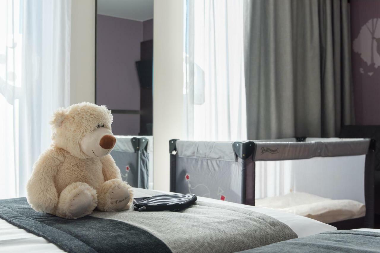 Le Merceny Motel Bastogne Dış mekan fotoğraf